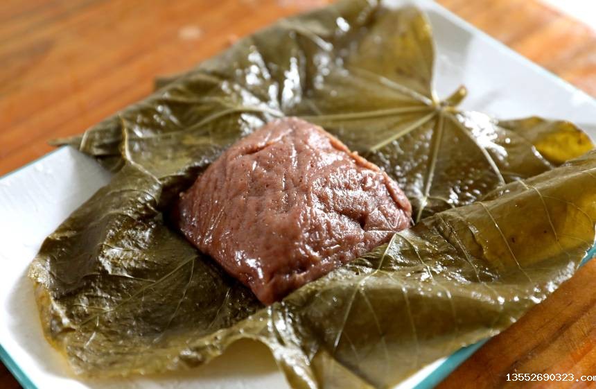 蒸熟的“桐叶粑”。三江侗族自治县融媒体中心供图