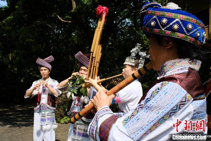 乐手均使用传统的民族乐器,全部由纯手工打造。 刘俊聪 摄